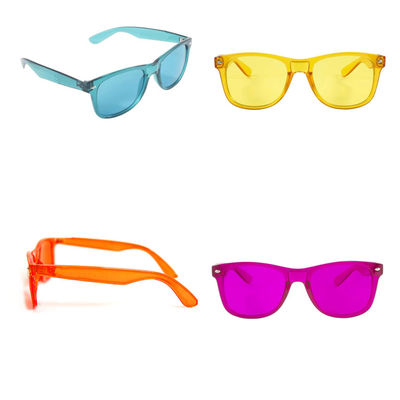 Le cadeau léger de couleurs en verre de thérapie fournit les lunettes de soleil unisexes pour détendre des verres